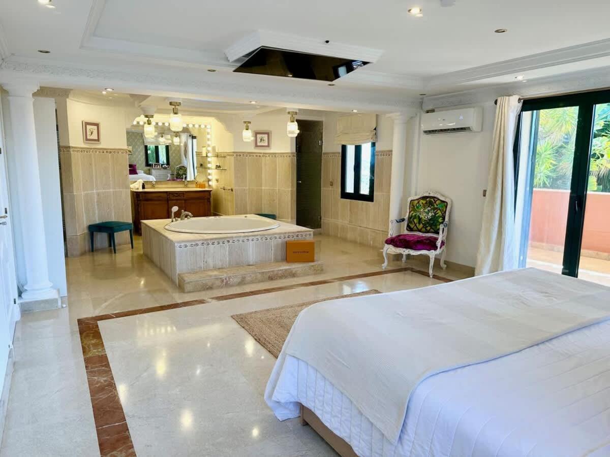 Premium By Better Bookings Holiday home
